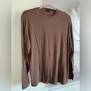 Skims long sleeve tee size large. Lightly worn